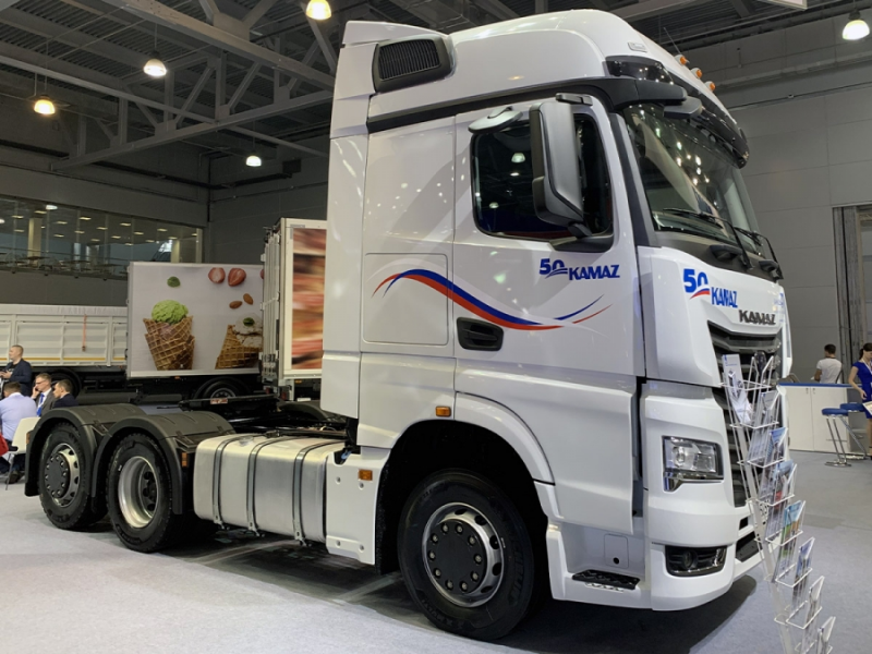 65659-002-92 Тягач КАМАЗ