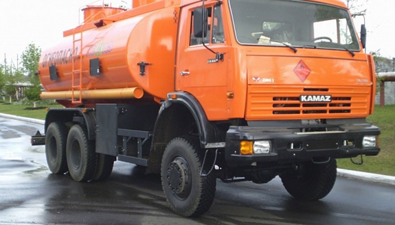 НефАЗ 5633-1011-15 Емкостно-наливная техника (автоцистерна)